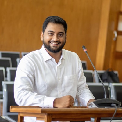 Portrait of Vinit Zanje - Senior Architect & Frontend Developer with 10+ years experience in Angular, React, and WebRTC technologies